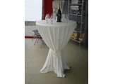 Actie Statafel met champagne kleurige rok met strik
