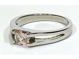 Lunedi RVS ring met Emerald Steen split design VAZIA
