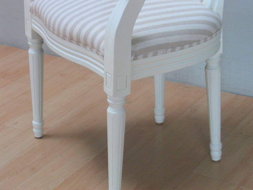 Witte barok stoel rococo met beige bekleding meubeltrefpunt ... Woonkamer beige wit