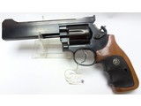 Smith & Wesson Revolver 8 Smith & Wesson model 586