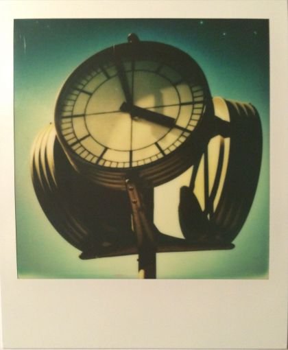 Почему кассеты Polaroid такие дорогие?