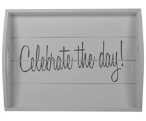 Serviesonderdelen van het servies "Celebrate the day!" Houten dienblad in de kleur wit met de tekst "Celebrate the Day" Serviesonderdelen van het servies "Celebrate the day!" Houten dienblad in de kleur wit met de tekst "Celebrate the Day"