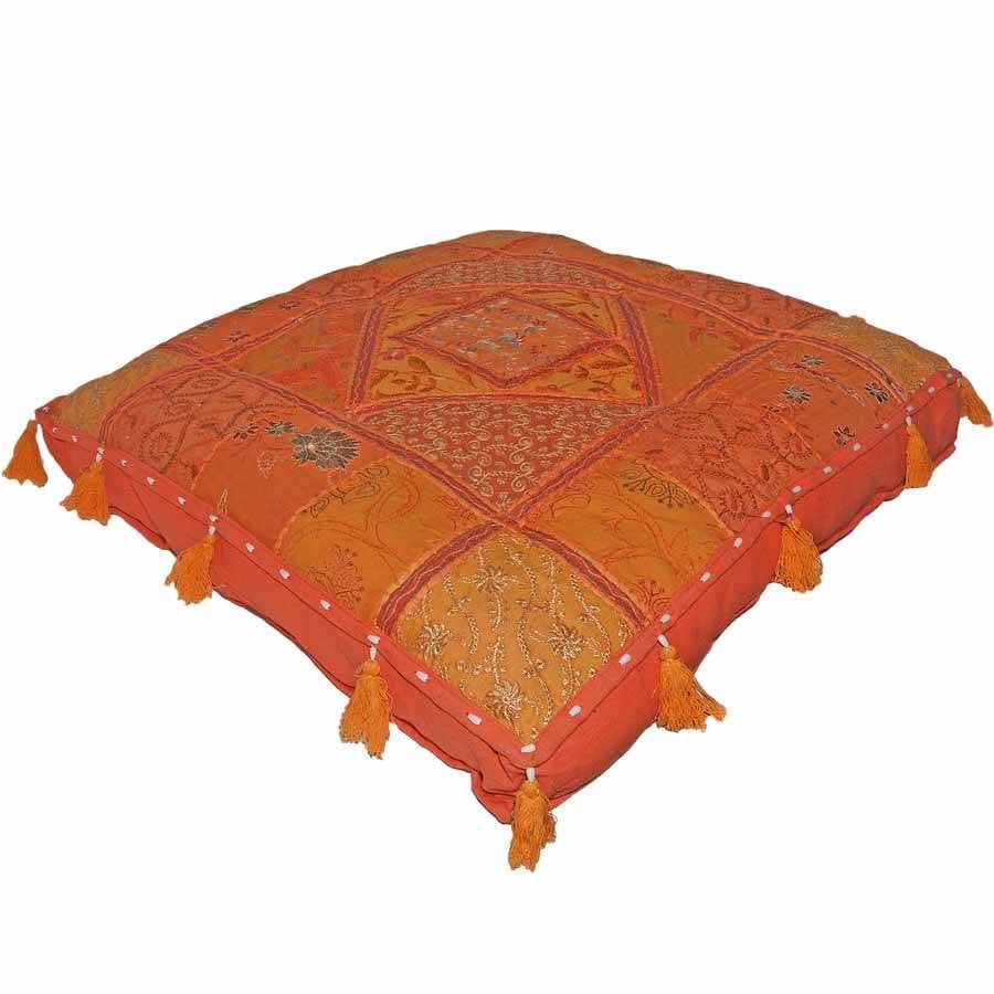 Patchwork kussens, kleurrijke matraskussen, en sierkussens Die kussen om bruin lederen bank