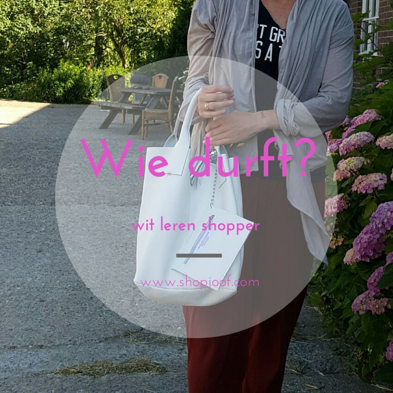 Wie durft? Een witte leren shopper.