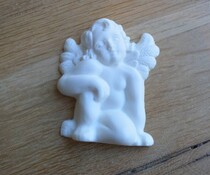 Cherubijntje hand op knie