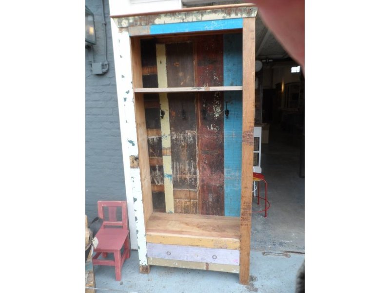 Scrapwood kapstok-kast