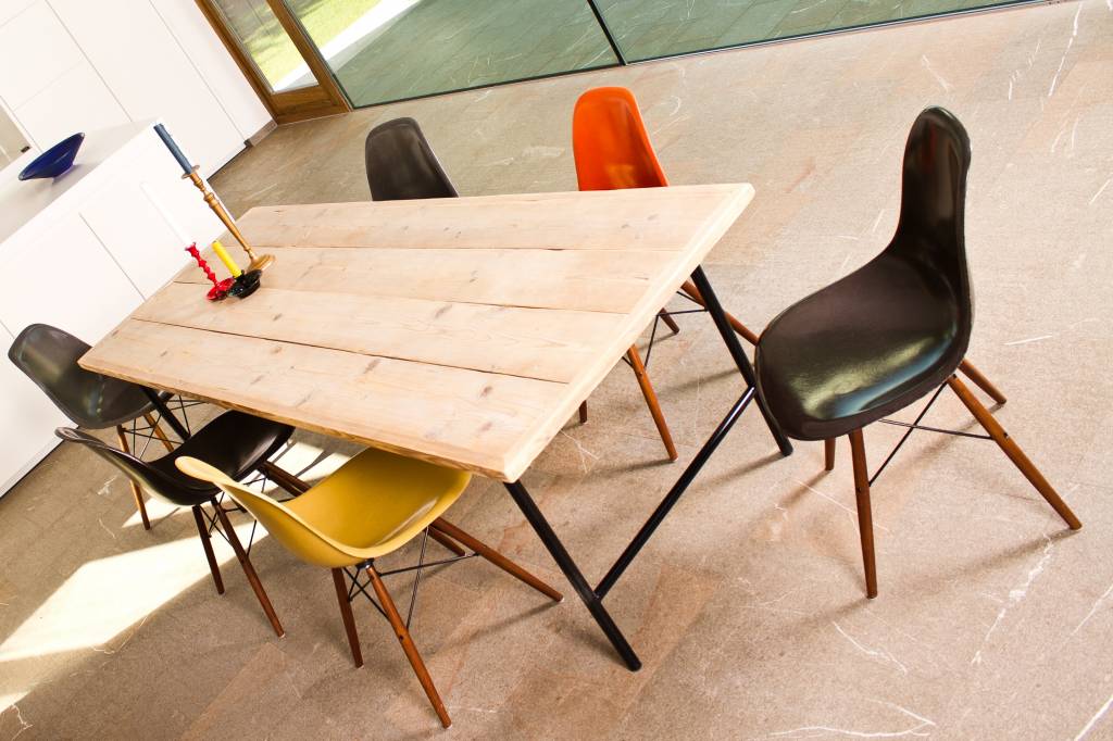 Tafel steigerhout met ronde poten staal pure wood design