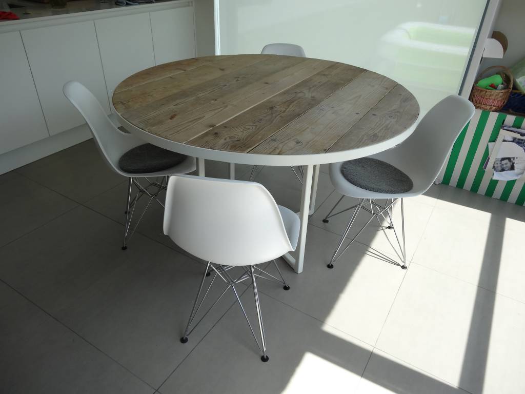Industriele ronde tafel steigerhout/rond frame pure wood design