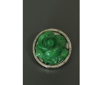 Button met donkergroene roos Button met donkergroene roos