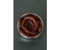 Button met bruine roos Button met bruine roos