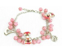 Kralen armband roze met strikjes en bedels Kralen armband roze met strikjes en bedels