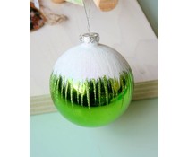 Grote groene hoogglans kerstbal sneeuw Grote groene hoogglans kerstbal sneeuw