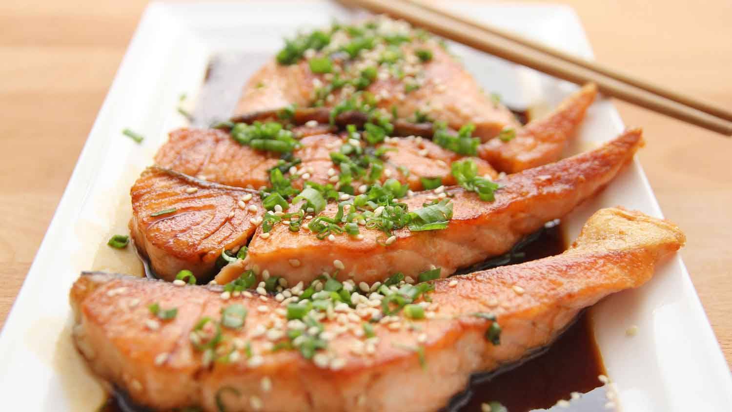 Lachs Yakitori mit Mango Curry Gewürzmischung