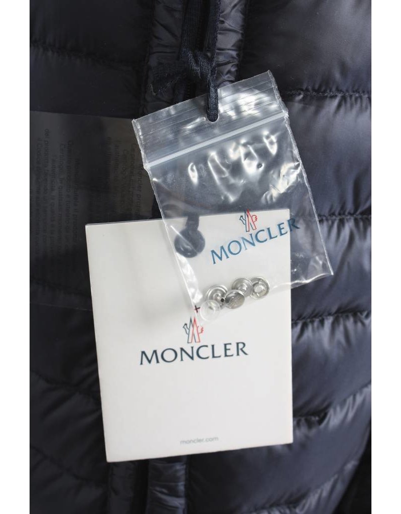 moncler jas 152 moncler jas 152