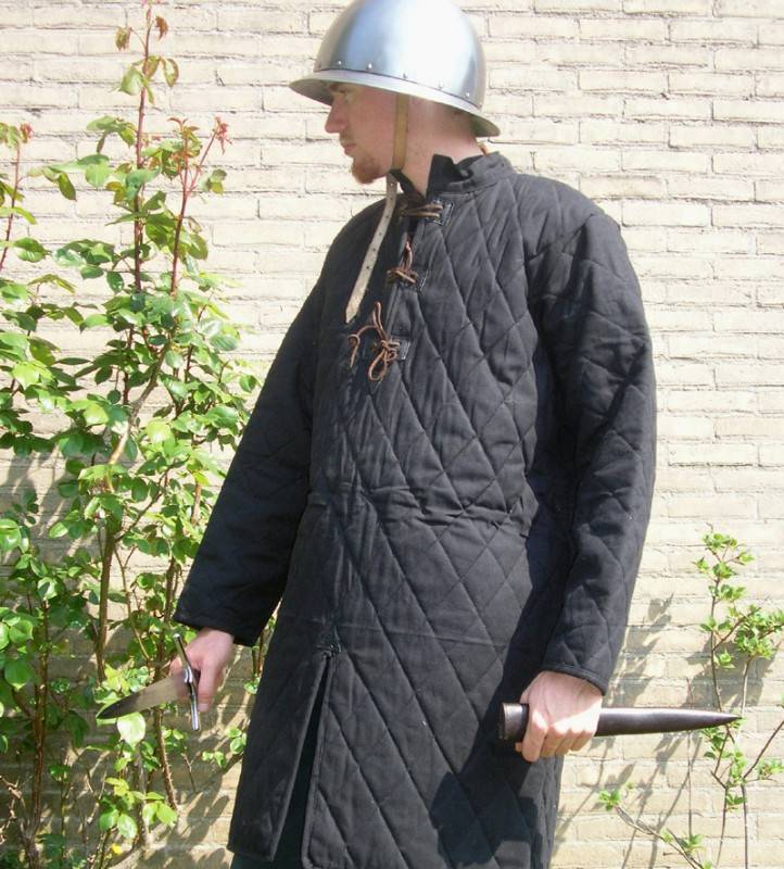 Long gambeson with leather lace