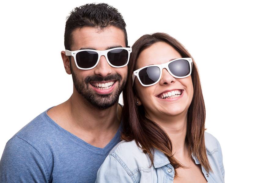 Hoe een overtuigende kopie van een Wayfarerzonnebril aan te schaffen