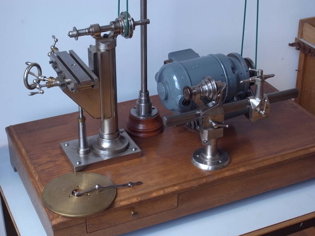 Rare and Antique Watchmaker Milling Machine with Wheel Cutting