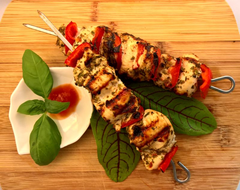 Italiaanse kipspiesjes met kipfilet, paprika en diverse kruiden (barbecue recept voor 6 spiesjes)