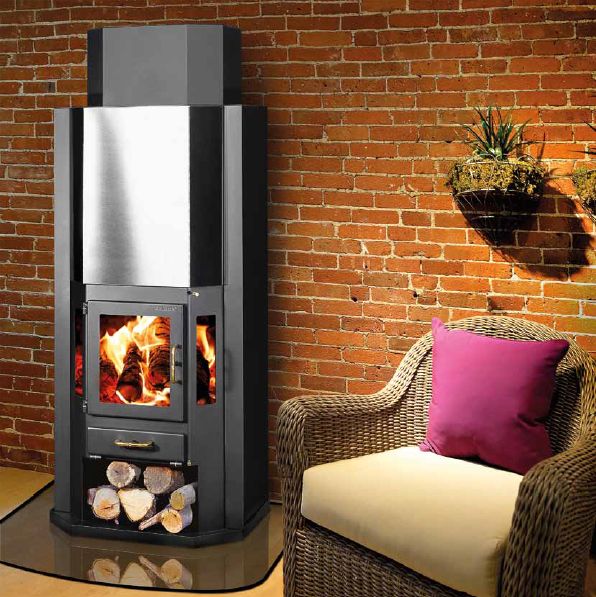 Diplomat 11 inox, vrijstaande cv houtkachel (14 kw) groene hoed ... Houtkachel houtopslag woonkamer