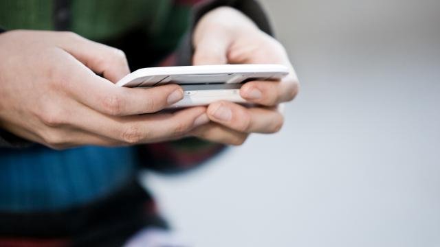 'Telefoongesprekken en sms'jes gemakkelijk te onderscheppen door lek'