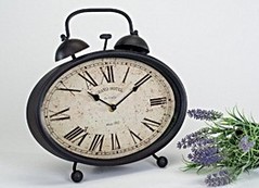 Dekorative Tischuhr und Standuhr