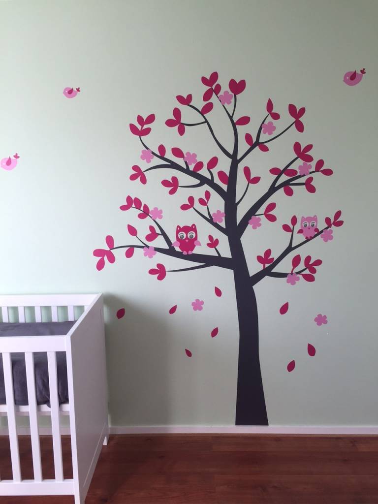 Muursticker grijze boom met uiltjes en giraffe roze kinderkamer ... Woonkamer roze grijze