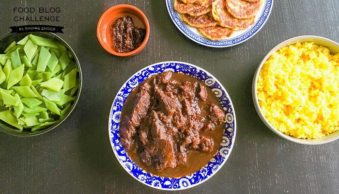 Daging smoor met nasi koening en snijbonen
