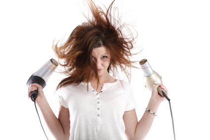 SO TROCKNEN DEINE HAARE SCHNELLER