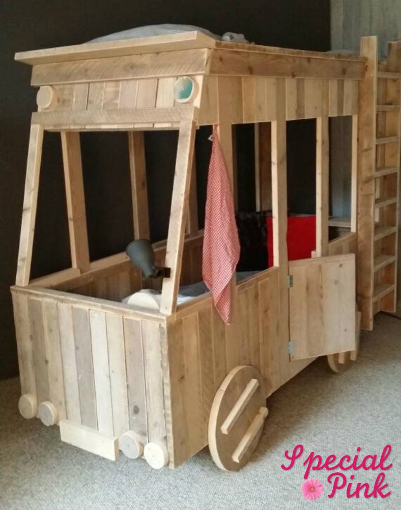 Kinderbedden van steigerhout, te koop bij special pink! special pink