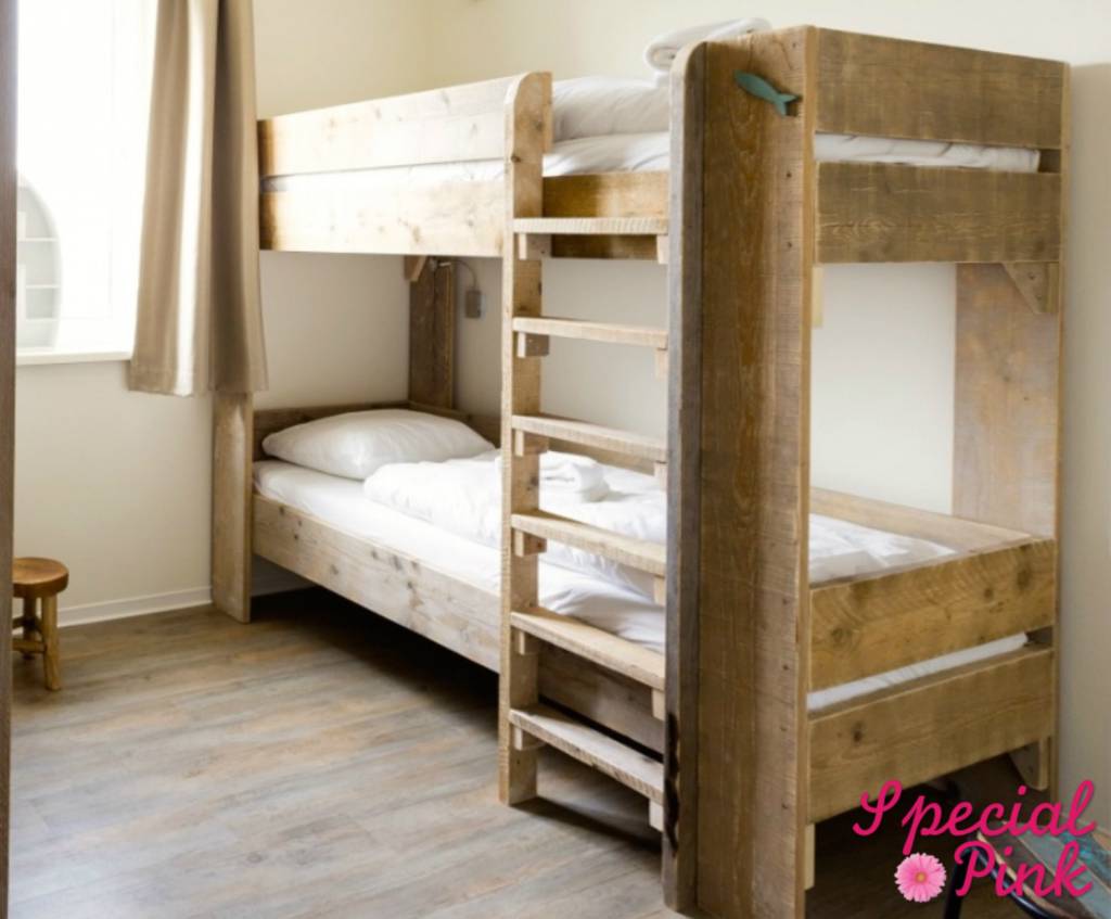 Kinderbedden van steigerhout, te koop bij special pink! special pink Kleine hoogslaper