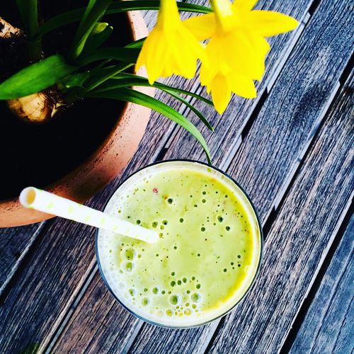 GREEN SMOOTHIE MIT MACA