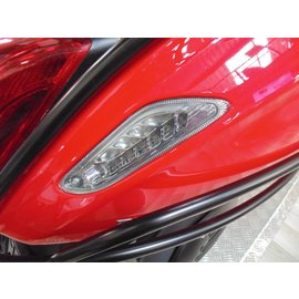 Scooter verlichting: richtingaanwijzer (RAW), dagrijverlichting ... Scooter verlichting: richtingaanwijzer (RAW), dagrijverlichting ...