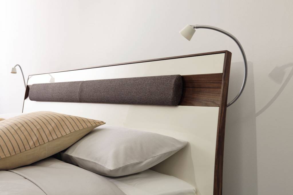 Hülsta lunis schlafzimmer 4 türig in lack weiss und kernnussbaum ...
