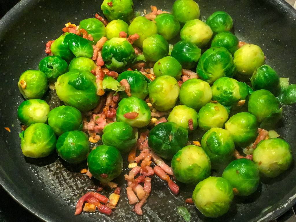 Speck-Knoblauch Rosenkohl - Paleo Rezept