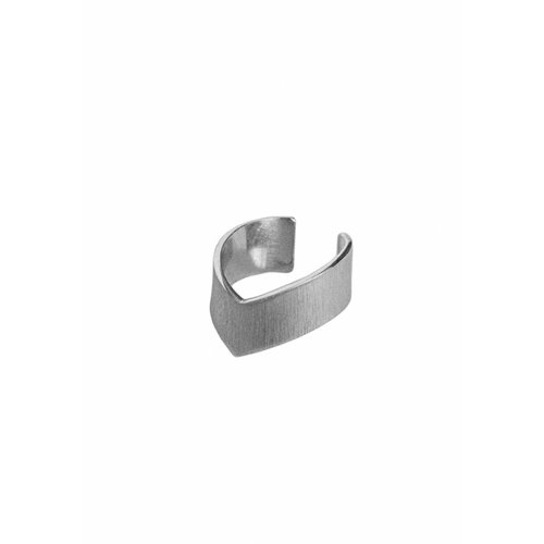 Dutch Basics Silver Point Ear Cuff Dutch Basics Silver Point Ear Cuff