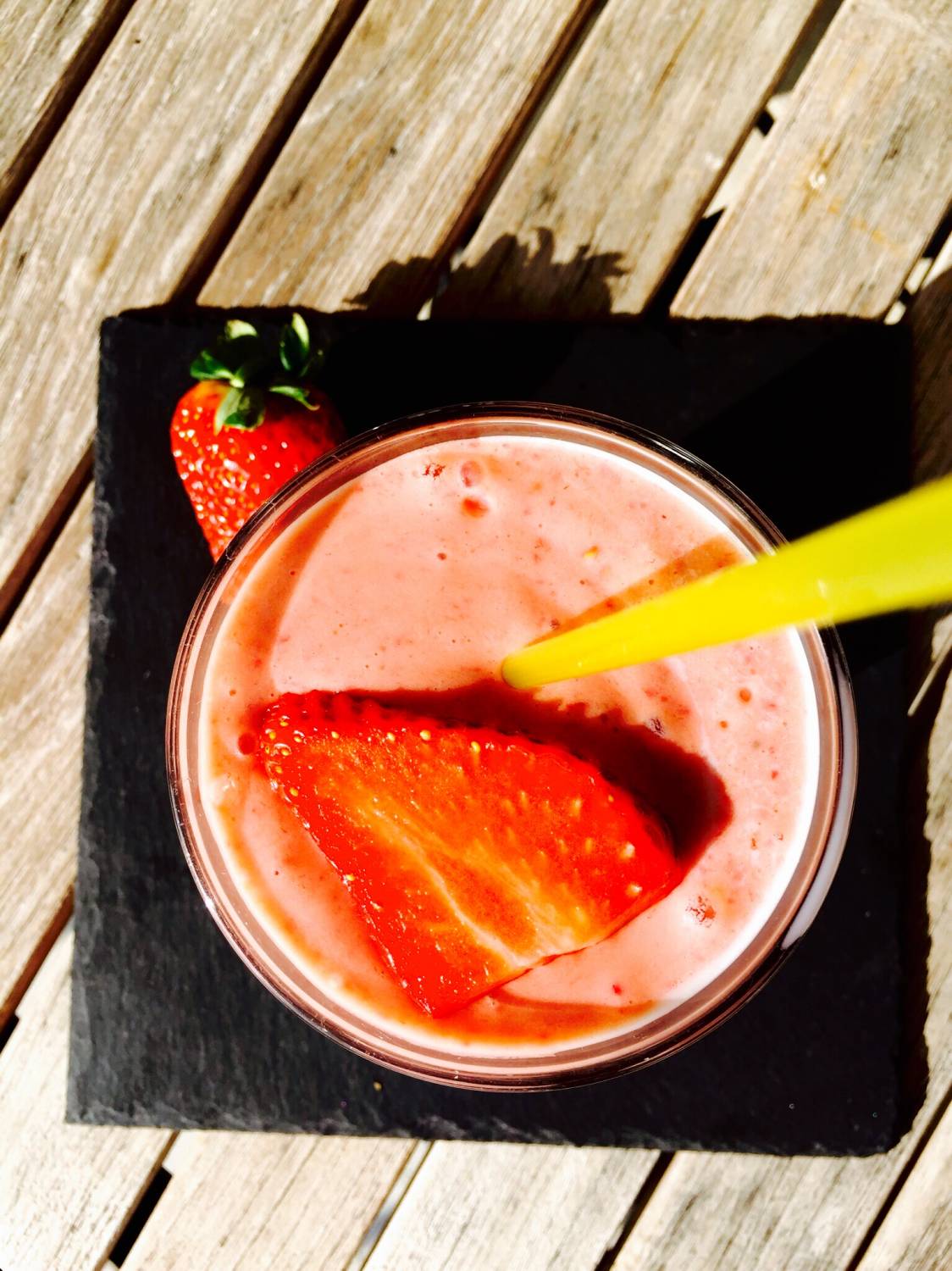 STRAWBERRY SMOOTHIE WITH LUCUMA