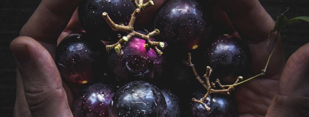 Red wine: Health benefits and risks
