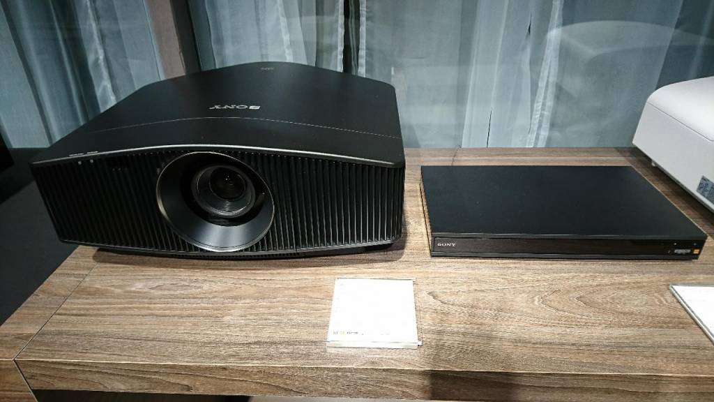 Die neuen Sony Beamer VPL VW 260 und VPL VW760...
