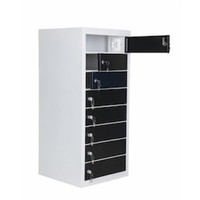 Vrijstaande locker, per vak één 220V en twee USB aansluitingen. Vakken afzonderlijk afsluitbaar met codeslot