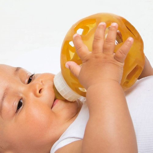 Hevea Natuurrubberen speelbal met glazen fles Hevea Natuurrubberen speelbal met glazen fles