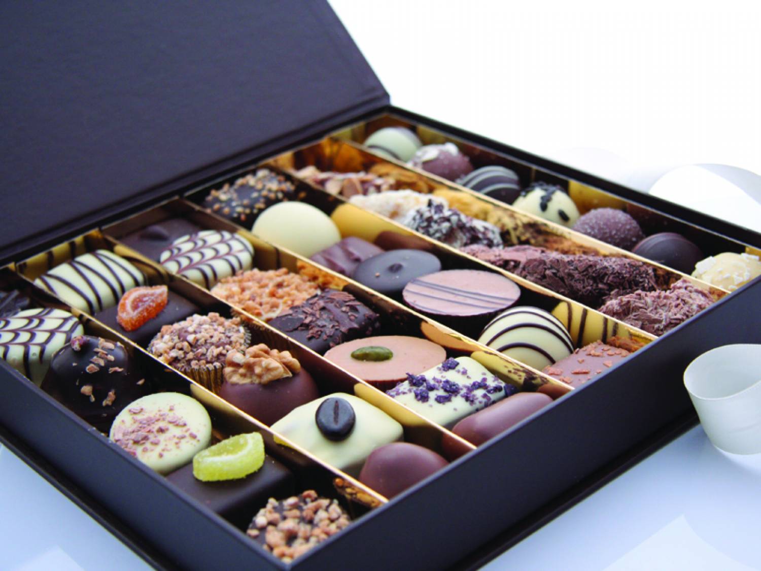 Ch teau Blanc Assorted Belgian Chocolates DELUXE 750 Gr 
