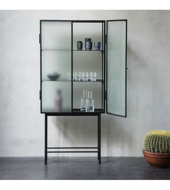 Ferm Living Haze Schrank Vitrine schwarz Metall Glas 70x155x32cm ... Ferm Living Haze Schrank Vitrine schwarz Metall Glas 70x155x32cm ...