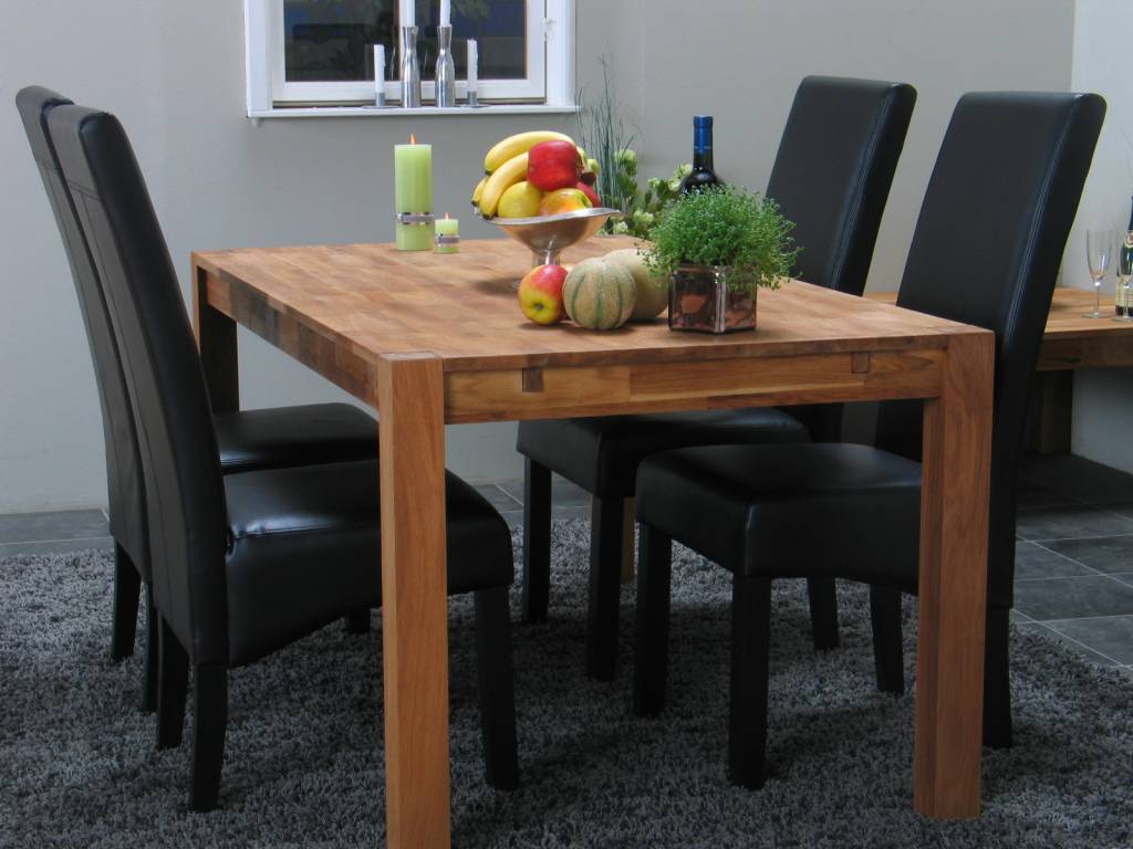 https://static.webshopapp.com/shops/005149/files/007320982/eettafel-eiken-mark-zwarte-eetkamerstoelen-giessen.jpg