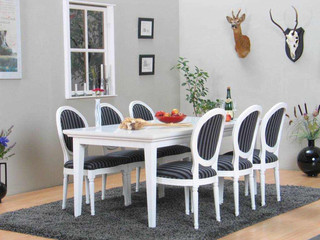 Landelijk witte eetkamer wit Venetie + zes barok stoelen Rococo Landelijk witte eetkamer wit Venetie + zes barok stoelen Rococo