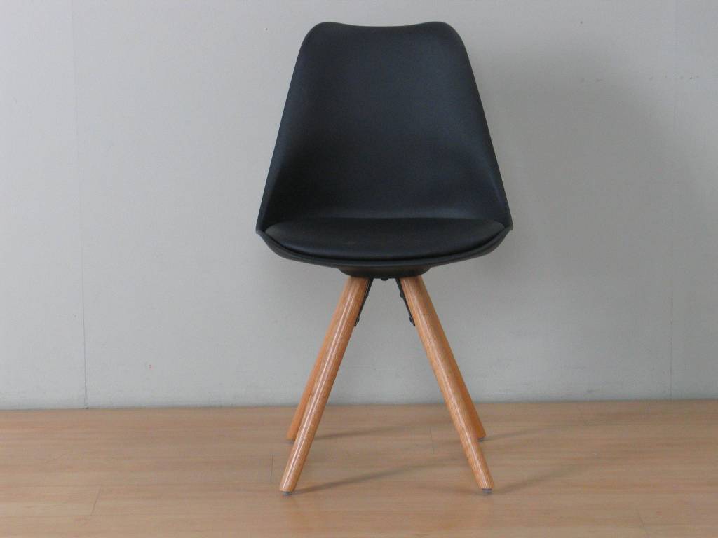 kuipstoel wit zwart onderstel nelle kuipstoel zwart eiken onderstel kuipstoel wit zwart onderstel nelle kuipstoel zwart eiken onderstel