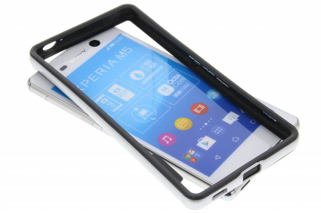 Image of Zilveren bumper voor de Sony Xperia M5