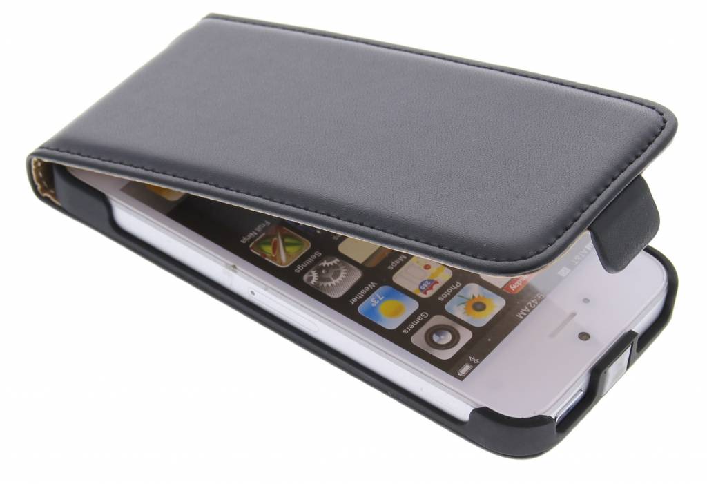 Image of Zwarte luxe flipcase voor de iPhone 5 / 5s / SE