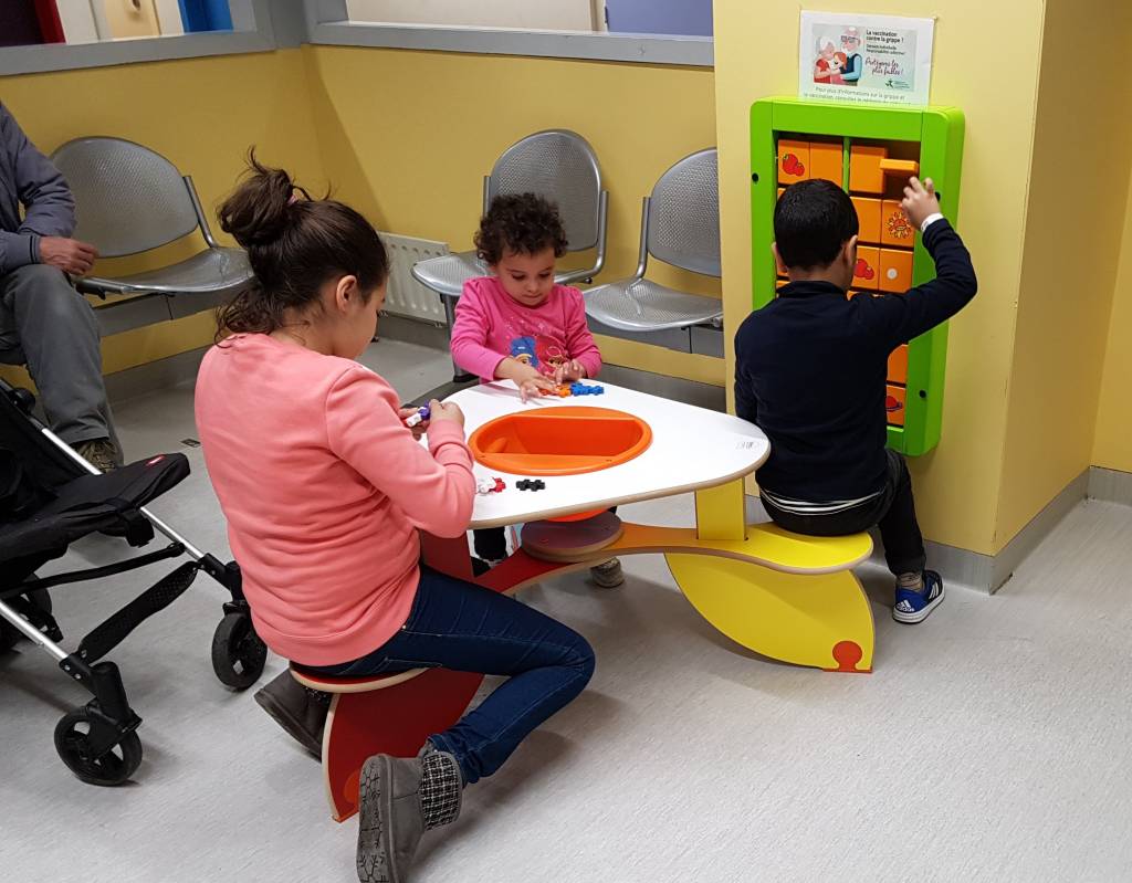 Spielecke Wartebereich und Praxis – Spielzeug und Kindermöbel