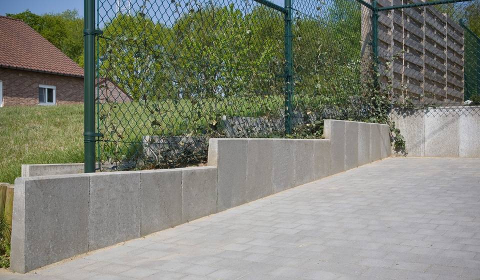 Een keermuur realiseren met L-profielen