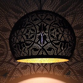 Filigrain lamp met gaatjes Filigrain lamp met gaatjes